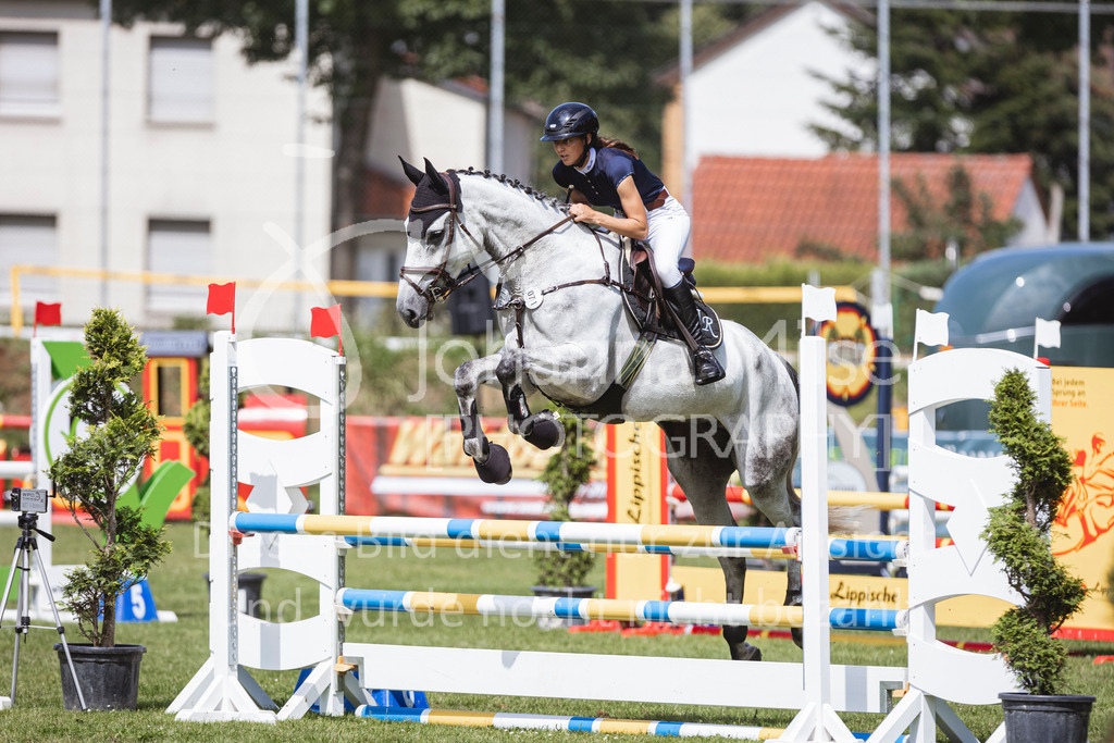 240719_LC_SprPf-A2-220 | Deine schönsten Turniermomente als professionelle Fotos! Entdecke hochwertige Pferdesport-Fotografie im Online-Shop. Jetzt Fotos finden & bestellen!