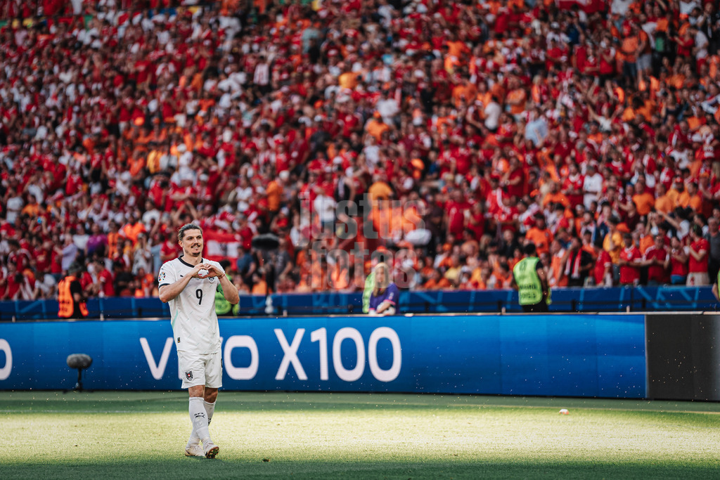 Fußball | Herren | UEFA-Fußball-Europameisterschaft 2024 | Gruppe D | Niederlande vs. Österreich | 25.06.2024 | Marcel Sabitzer (#9, Österreich) jubelt nach seinem Tor und formt ein Herz