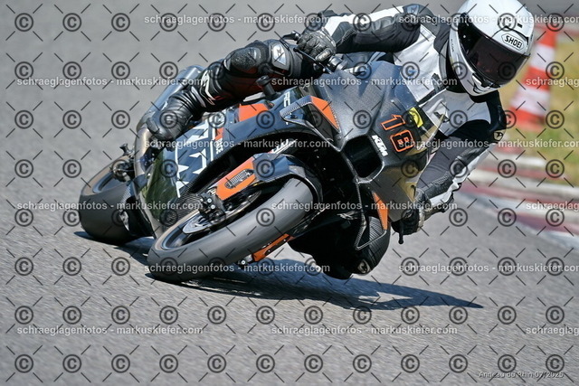 25bt04-0915 | markuskiefer.com - Realisiert mit Pictrs.com