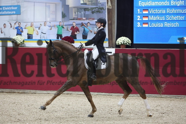 Reutlingen_2024_Prfg.Nr.04_Intermediaire I_Kür_Leonie Moll_Equidiamonds Bright Bellini (8) | Alle Fotos der Reiterjournal Fotografin Doris Matthaes im Reiterjournal Online-Fotoshop. - Realisiert mit Pictrs.com