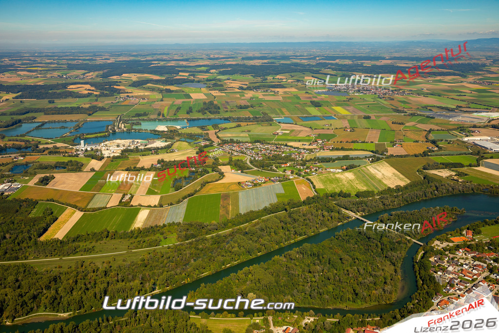 Das Luftbild zeigt : Mammingerschwaigen ländlich Rand Feld Landwirtschaf Mamming - Die Luftaufnahme wurde 2023 vom UL-Flugzeug aus erstellt ( keine Drohne ) - Hochauflösende Luftaufnahme - Für grossformatige Ausdrucke geeignet. Die Geschenkidee !Mit Lizenz und Bildrechte bestellbar