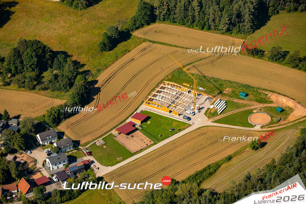 Das Luftbild zeigt : Hundsdorf Obertrubach - Die Luftaufnahme wurde 2024 vom UL-Flugzeug aus erstellt ( keine Drohne ) - Hochauflösende Luftaufnahme - Für grossformatige Ausdrucke geeignet. Die Geschenkidee !Mit Lizenz und Bildrechte bestellbar