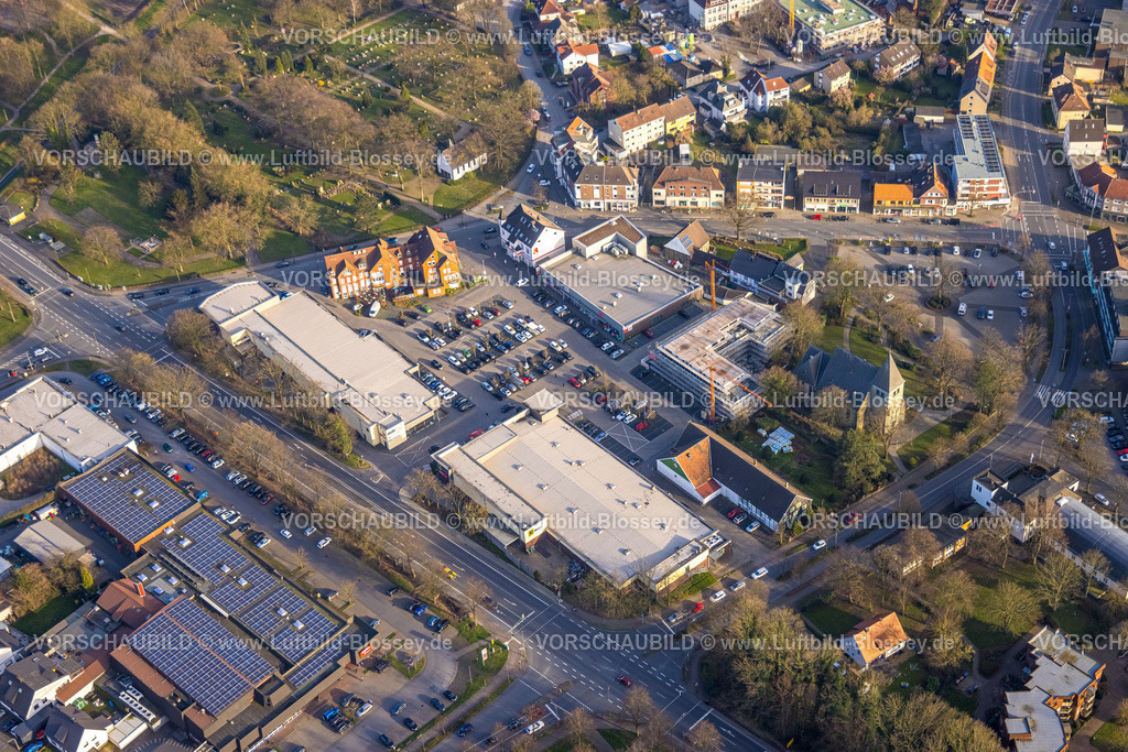 Hamm240305699 | Luftbild, Supermarkt Edeka, DM Markt und Supermarkt Aldi an der Dortmunder Straße mit  Parkplatz, Baustelle mit Neubau neben der evang. St.-Victor-Kirche, Stadtbezirk Herringen, Hamm, Ruhrgebiet, Nordrhein-Westfalen, Deutschland