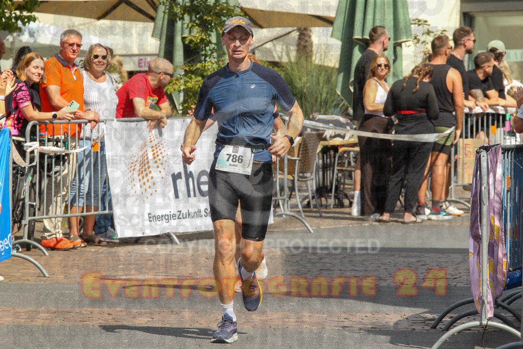 250824_1500_EV4_2530 | Sportfotografie im Rhein-Sieg Kreis, Köln, Bonn, NRW, Rheinland Pfalz, Hessen, etc. Unser Tätigkeitsfeld umfasst den Laufsport vom Volkslauf über den Marathon, Duathlon, Triathon bis zum Ultralauf wie Kölnpfad Ultra oder Schindertrail.