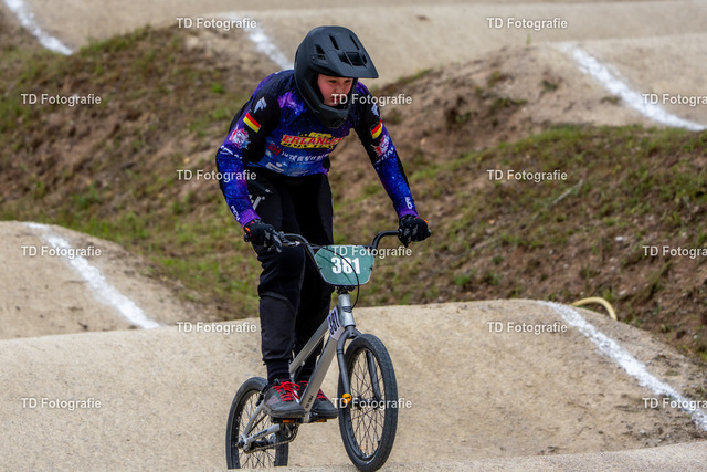 BayBMX2026-05333 | Fotogalerie von Thomas Dettweiler mit Eventbildern und lizenzfreien Fotos. Perfekt als Wandbild, für Büro, Website oder private Nutzung. - Realisiert mit Pictrs.com
