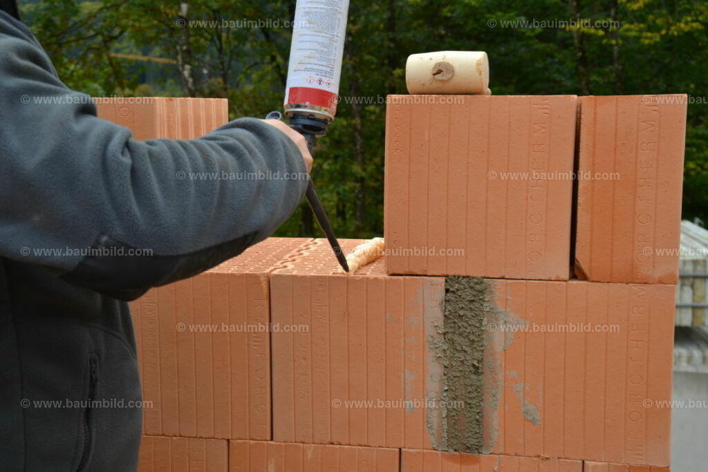 bib-lg07-mauerarbeiten-0021 | Nach LV-Leistungsgruppen sortierte Detailfotos über den Bau eines Hauses. Alle Hausbau-Bilder direkt vom Urheber und Autor der Website Haus-Selber-Bauen.com