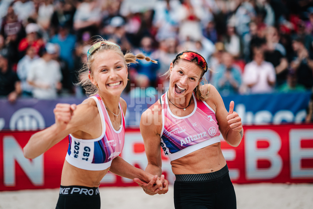Beachvolleyball | Frauen | German Beach Tour 2024 | Tourstop Bremen | 08.06.2024 | v.l. Paula Schürholz und Kim van de Velde freuen sich