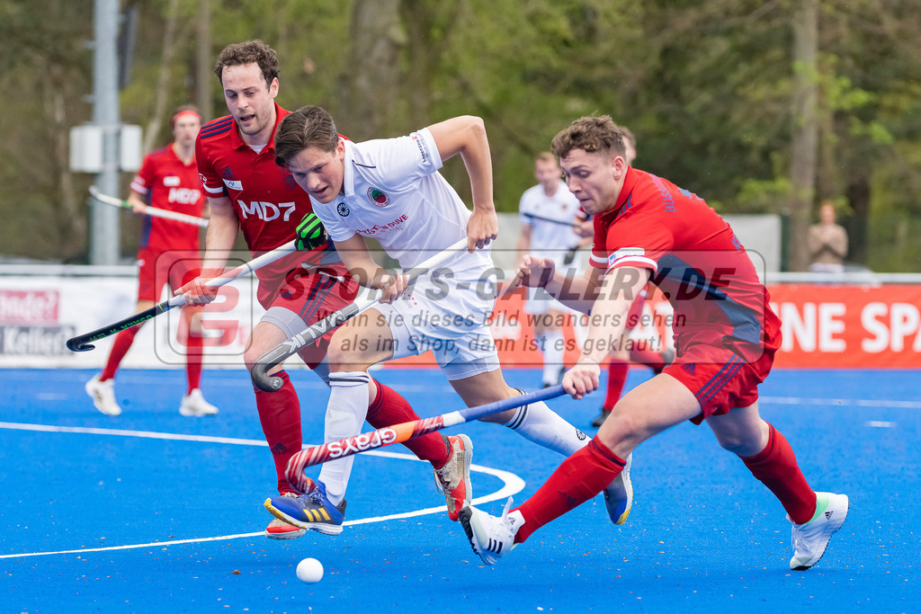 HK_20230422_107175 | 1. Bundesliga Herren Crefelder HTC - Düsseldorfer HC am 22.4.2023 Krefelder HTC ( CHTC ), Krefeld , Julius Hayner ( Crefelder HTC #6 ) , Schmidt Bernhard ( Düsseldorfer HC #30 )