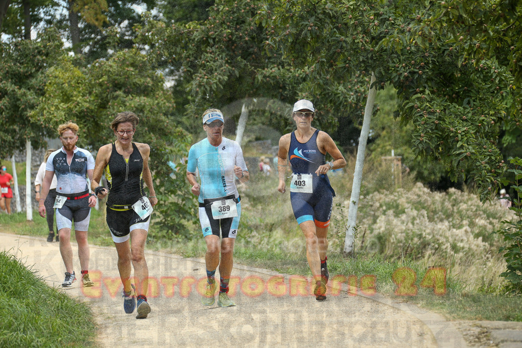 250824_1342_EX1_3328 | Sportfotografie im Rhein-Sieg Kreis, Köln, Bonn, NRW, Rheinland Pfalz, Hessen, etc. Unser Tätigkeitsfeld umfasst den Laufsport vom Volkslauf über den Marathon, Duathlon, Triathon bis zum Ultralauf wie Kölnpfad Ultra oder Schindertrail.