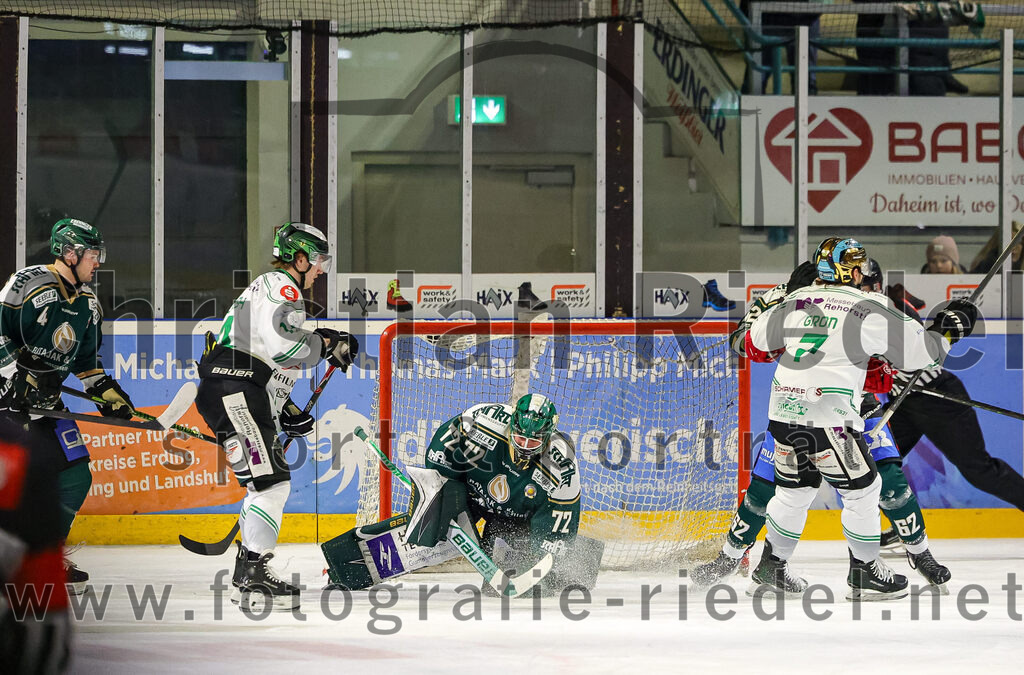 2026-01-02_103_TSV_Erding_gegen_Hoechstadt_Alligators | Erding, Deutschland, 02.01.2026:Eishockey, Oberliga Süd 2025 / 2026, 33. Spieltag, TSV Erding gegen Höchstadt Alligators, Endergebnis: 2:1Torwart David Zabolotny (Erding Gladiators, #72)Foto: Christian Riedel / fotografie-riedel.net