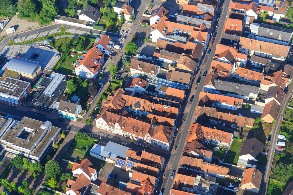 Luftbild: Hauptstraße x Gartenstr in Kandel im Bundesland Rheinland-Pfalz in Deutschland. Foto: IMG_090009.jpg vom 26.06.2016 durch Werner Riehm/FLY-FOTO.de