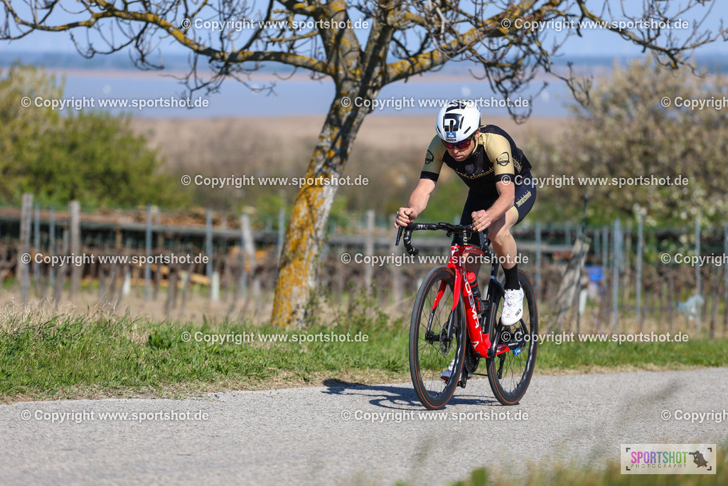 IMG_9857 | @sportshot_your_pictrs #yourpictures#roadtowm2029 #nrm #neusiedlerseeradmarathon #neusiedlersee #neusiedlerseetourismus #burgenland #mörbisch #nrm26 #burgenlandtourismus #voglundco #poweredbyburgenlandtourismus #radsport #rad #marathon #ucigranfondo #visitburgenland #ucigranfondoworldseries