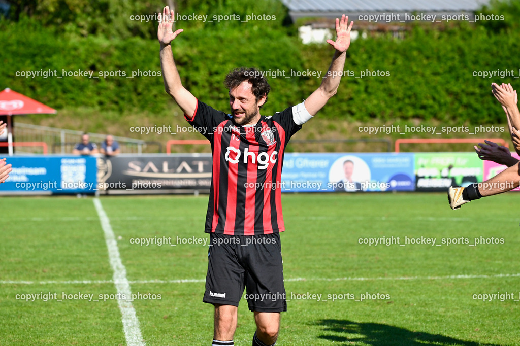 ESV Admira vs. SC Arriach | #15 Christoph Stattmann ESV Admira, Karriere Ende, Ehrung, ESV Admira vs. SC Arriach, ESV Admira vs. SC Arriach am 24.08.2024 in Villach (Sportzentrum Admira), Austria, (Photo by Bernd Stefan)