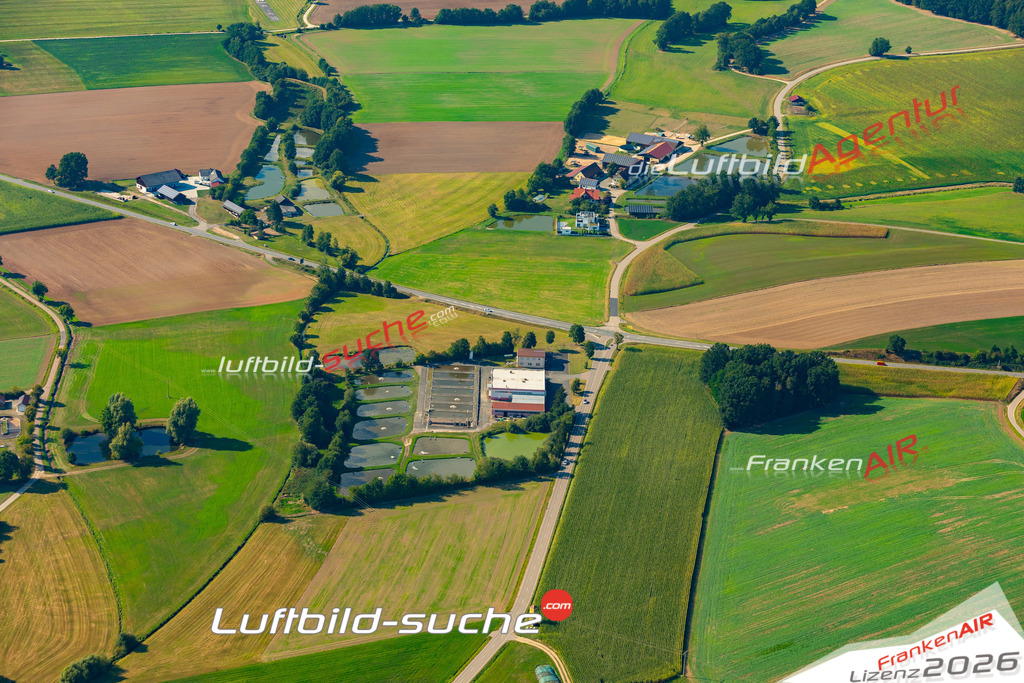 Das Luftbild zeigt : Säulnhof Stulln - Die Luftaufnahme wurde 2024 vom UL-Flugzeug aus erstellt ( keine Drohne ) - Hochauflösende Luftaufnahme - Für grossformatige Ausdrucke geeignet. Die Geschenkidee !Mit Lizenz und Bildrechte bestellbar