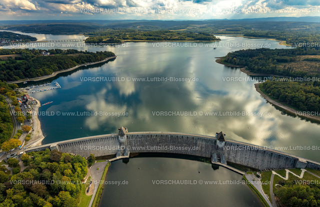 Moehnesee220902424 | Luftbild, Möhne Staumauer, Spiegelung der Wolken im Möhnesee, Günne, Möhnesee, Sauerland, Nordrhein-Westfalen, Deutschland