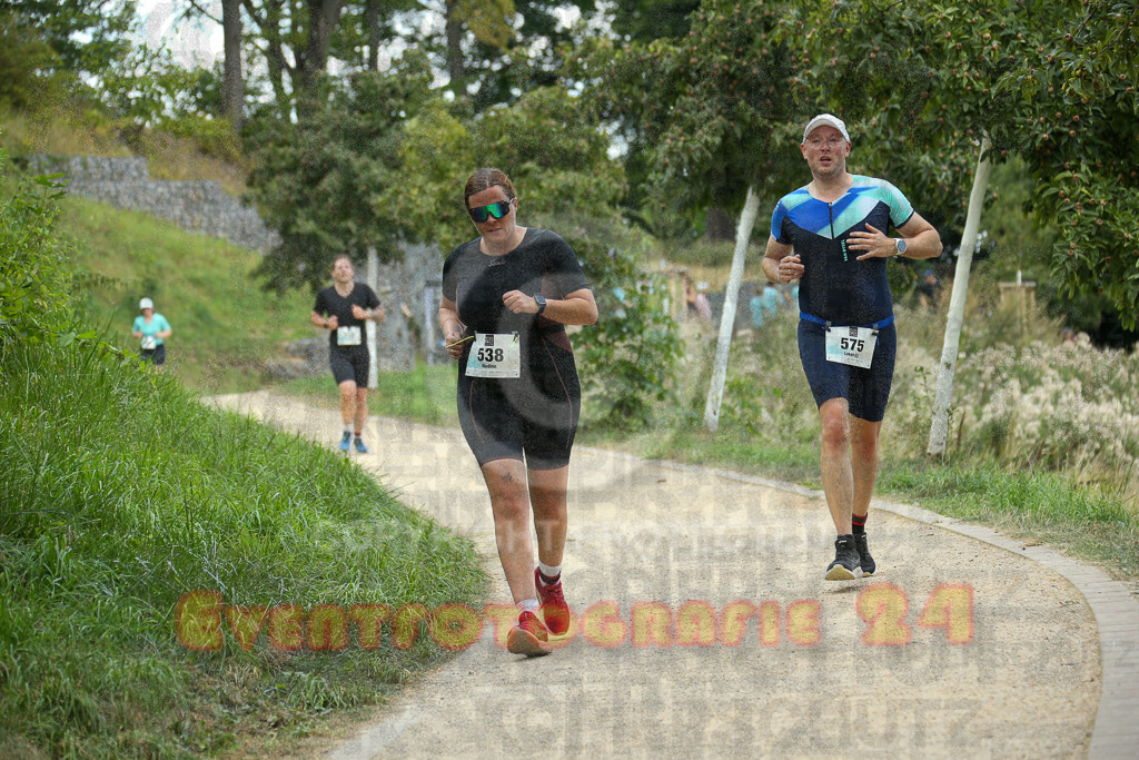 250824_1428_EX1_6324 | Sportfotografie im Rhein-Sieg Kreis, Köln, Bonn, NRW, Rheinland Pfalz, Hessen, etc. Unser Tätigkeitsfeld umfasst den Laufsport vom Volkslauf über den Marathon, Duathlon, Triathon bis zum Ultralauf wie Kölnpfad Ultra oder Schindertrail.