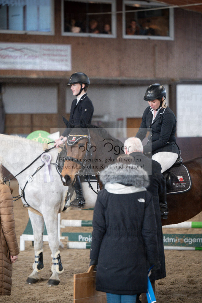 Hallenreittunier Voxtrup 2023 | Entdecke hochwertige Reitturnierfotos von Foto Oger. Professionell, emotional und authentisch – jetzt Lieblingsmomente im Shop bestellen.Deutschlandweite Turnierfotografie. - Realisiert mit Pictrs.com