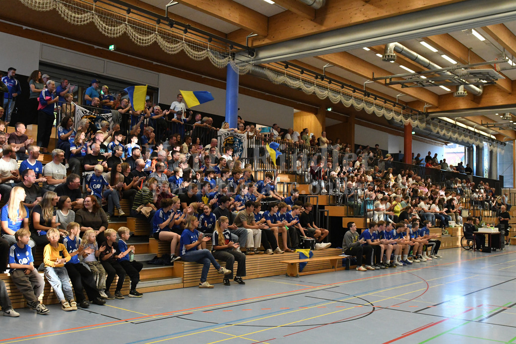 HC Deggendorf : SSG Metten | Volles Haus in Deggendorf; Comenius Halle - Realisiert mit Pictrs.com