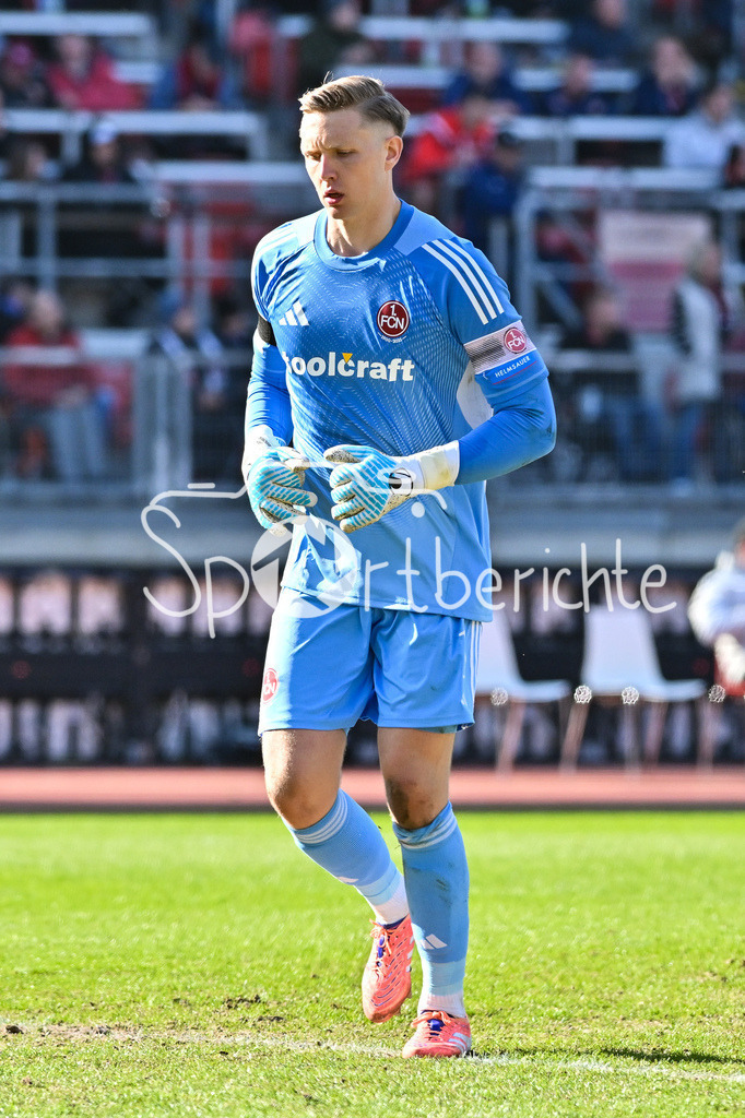 1. FC Nürnberg - Fortuna Düsseldorf | NUREMBERG, GERMANY - 07. MARCH:  im Bild Jan REICHERT (1. FC Nuremberg 1) / Einzelfoto / Freisteller während dem Match zwischen dem 1. FC Nürnberg und Fortuna Düsseldorf am 25. Spieltag der 2. Bundesliga im Max Morlock Stadion / DFL REGULATIONS PROHIBIT ANY USE OF PHOTOGRAPHS AS IMAGE SEQUENCES AND/OR QUASI-VIDEO