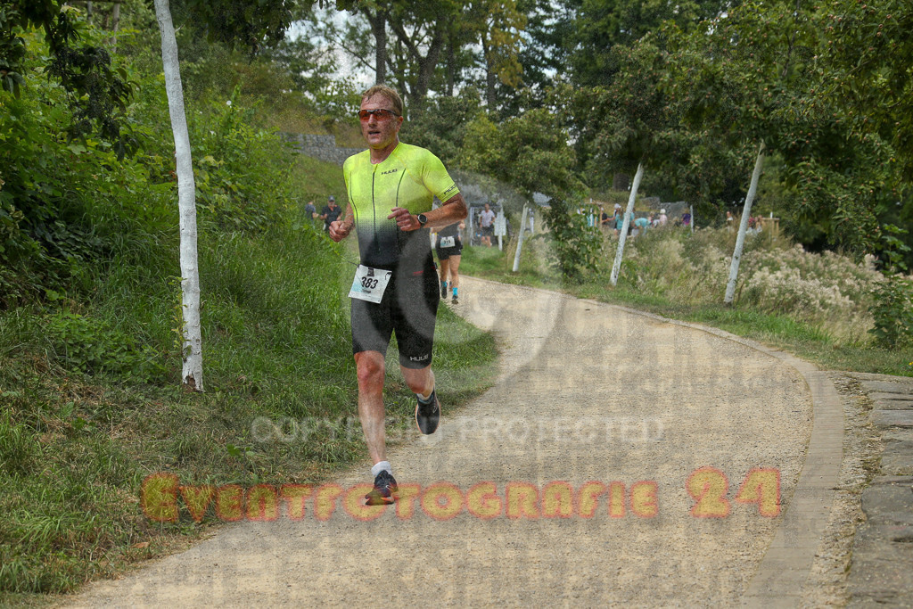 250824_1344_EX1_3506 | Sportfotografie im Rhein-Sieg Kreis, Köln, Bonn, NRW, Rheinland Pfalz, Hessen, etc. Unser Tätigkeitsfeld umfasst den Laufsport vom Volkslauf über den Marathon, Duathlon, Triathon bis zum Ultralauf wie Kölnpfad Ultra oder Schindertrail.