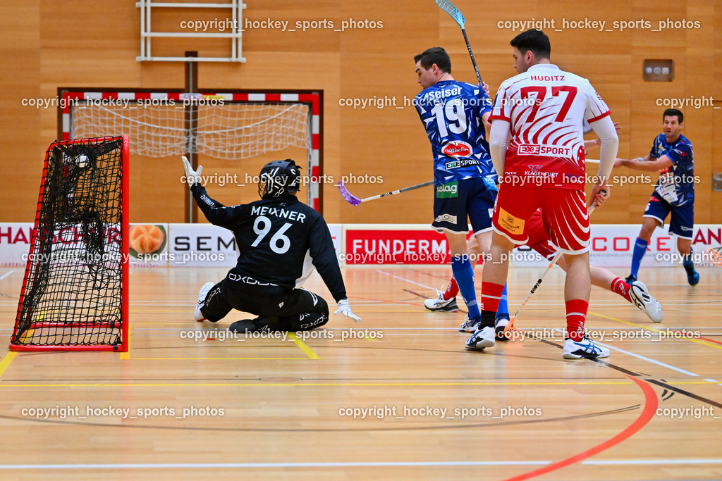 VSV Unihockey vs. KAC Floorball 4.2.2023 | Tor VSV Unihockey, #96 Clemens Meixner, #77 Thomas Huditz, #19 Philipp Seiser