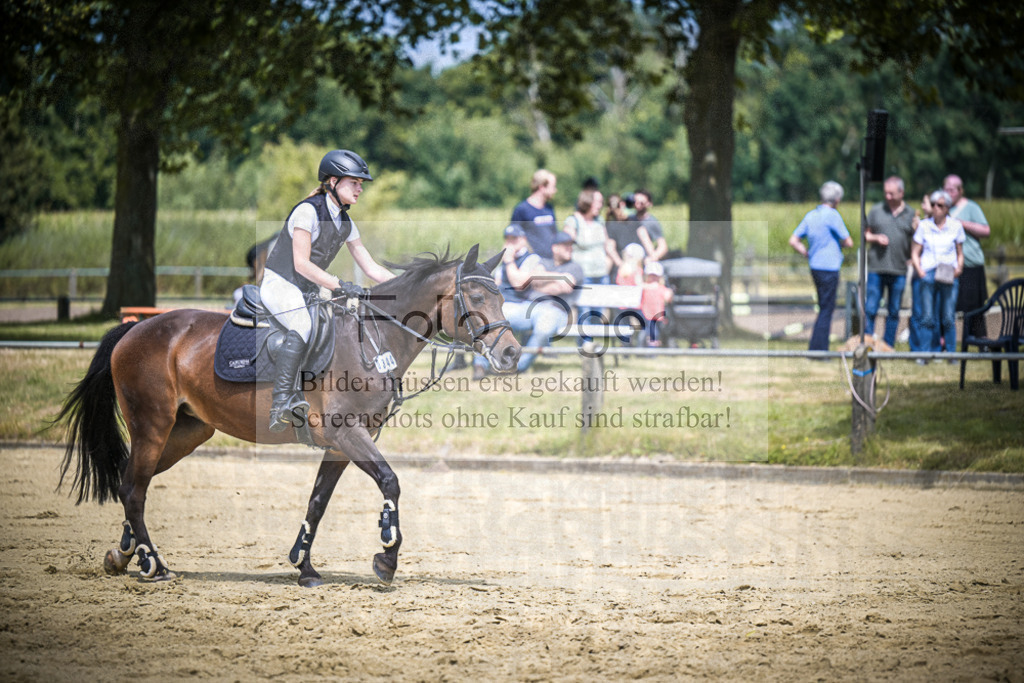 DOS_3173 | Entdecke hochwertige Reitturnierfotos von Foto Oger. Professionell, emotional und authentisch – jetzt Lieblingsmomente im Shop bestellen.Deutschlandweite Turnierfotografie. - Realisiert mit Pictrs.com