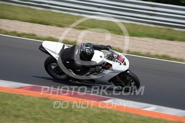 2024_08_09_PBK_17325 | Sportfotografie; SlowMotion; Video; Rennstrecke; Hafeneger; Speer; Racing; RSE; BMW; CBO; Trackday; Motorsportarena; Hockenheimring; Brno; Most; Barcelona; Valencia