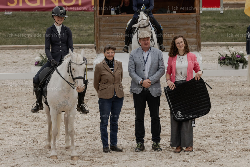 WE_DR_Stoib_siegerehrung_PI2025_574 | Pferd International München 2025