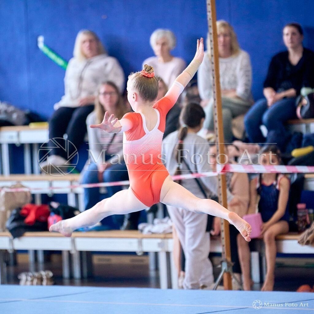 2024-04-30-2-2-A-DSC00547 | Professionelle Sportfotografie in Hamburg, Schleswig-Holstein und Niedersachsen – spezialisiert auf Rhönrad, Geräteturnen, Leistungsturnen und rhythmische Sportgymnastik. Bundesweite Begleitung von Rhönrad-Events. Jetzt Sport-Fotos - Realisiert mit Pictrs.com