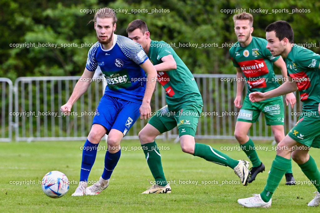 Dellach Gail vs. Rapid Lienz | #86 Lukas Fabian Santner Dellach Gail, #8 Lukas Schrott Rapid Lienz, #20 Dominic Josef Girstmair Rapid Lienz, #12 Manuel Amoser Rapid Lienz, Dellach Gail vs. Rapid Lienz, Dellach Gail vs. Rapid Lienz am 26.04.2024 in Dellach (Sportplatz Dellach Gail), Austria, (Photo by Bernd Stefan)
