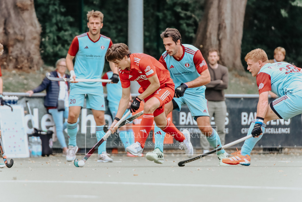 Herren_Bundesliga_02_F_RWK-UHC_21.09.25_Köln (376 von 471) | lanaschraderfotografie - Realisiert mit Pictrs.com