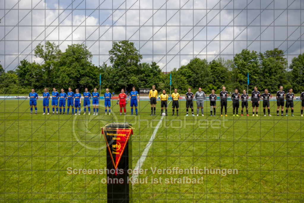 20250529_125959_0295 | #,  SGM Wendlingen-Ötlingen II (blau) vs. 1.FC Donzdorf II (schwarz), Fussball, Frauen-Bezirkspokal Finale Saison 2024/2025, Rasenplatz VfL Stadion Kirchheim, Jesinger Straße 105, 73230 Kirchheim, 29.05.2025 - 13:00 Uhr,Foto: PhotoPeet-Sportfotografie/Peter Harich