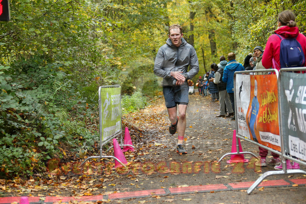 251026_1217_EX1_0040 | Sportfotografie im Rhein-Sieg Kreis, Köln, Bonn, NRW, Rheinland Pfalz, Hessen, etc. Unser Tätigkeitsfeld umfasst den Laufsport vom Volkslauf über den Marathon, Duathlon, Triathon bis zum Ultralauf wie Kölnpfad Ultra oder Schindertrail.