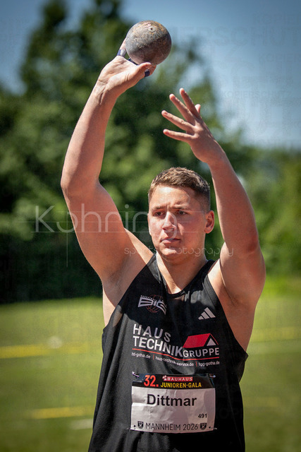 Juniorengala 2026; Mannheim, 13.06.2026 | MANNHEIM, GERMANY - JUNE 13, 2026 : Lenny Dittmar (GER/BIG Basketball in Gotha) competing in the men’s U20 shot put  during the Juniorengala 2026 at Michael-Hoffmann-Stadion on June 13, 2026 in Mannheim, Germany.