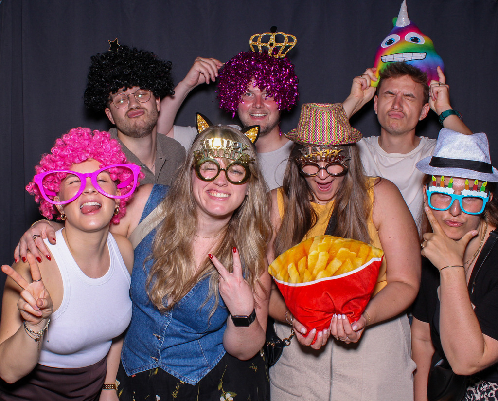 top-top.de-250628-064 | Foto, Video, Fotografie, Videografie, Fotobox, DJ, Discjockey, Musik, Musikbox, Veranstaltung, Photobooth, Amazon, Ebay, Buchtipp, Bestseller, Autor, Verlag, Buch, Wesel, Hamminkeln, NRW, Dinslaken, Rees, Drohne, Hochzeit, Party, Fotobox, Wesel, Fotograf