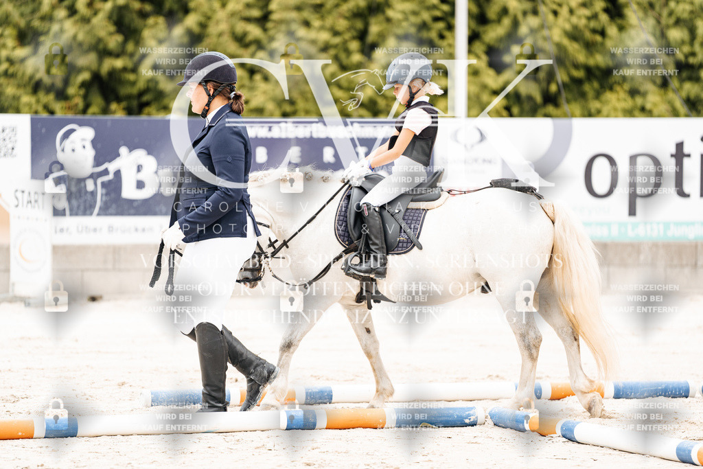 CK907357 | Turnierfotografie Pferdefotografie Trier Rheinland-Pfalz Pferdesport Reitsport Tierfotografie Sportfotografie Pferdevideo Pferdevideografie Equestrianvideography equestrianphotography  - Realisiert mit Pictrs.com