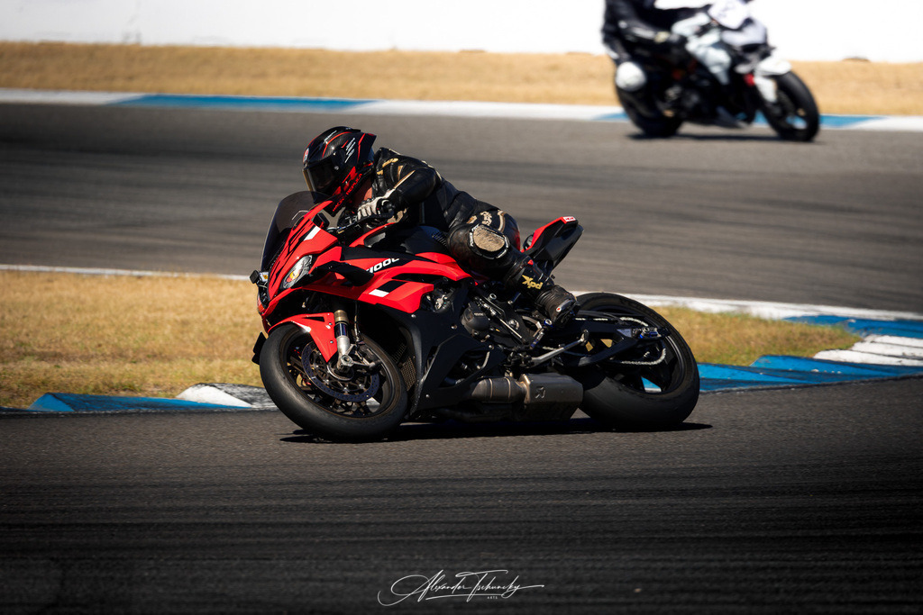 Ducati Trackday Hockenheimring 2026 | Entdecken Sie die faszinierende Welt von Alexander Tschuncky Arts: Kreative Fotografie, atemberaubende Automobilkunst und hochwertiger Bilderdruck. Lassen Sie sich inspirieren! - Realisiert mit Pictrs.com