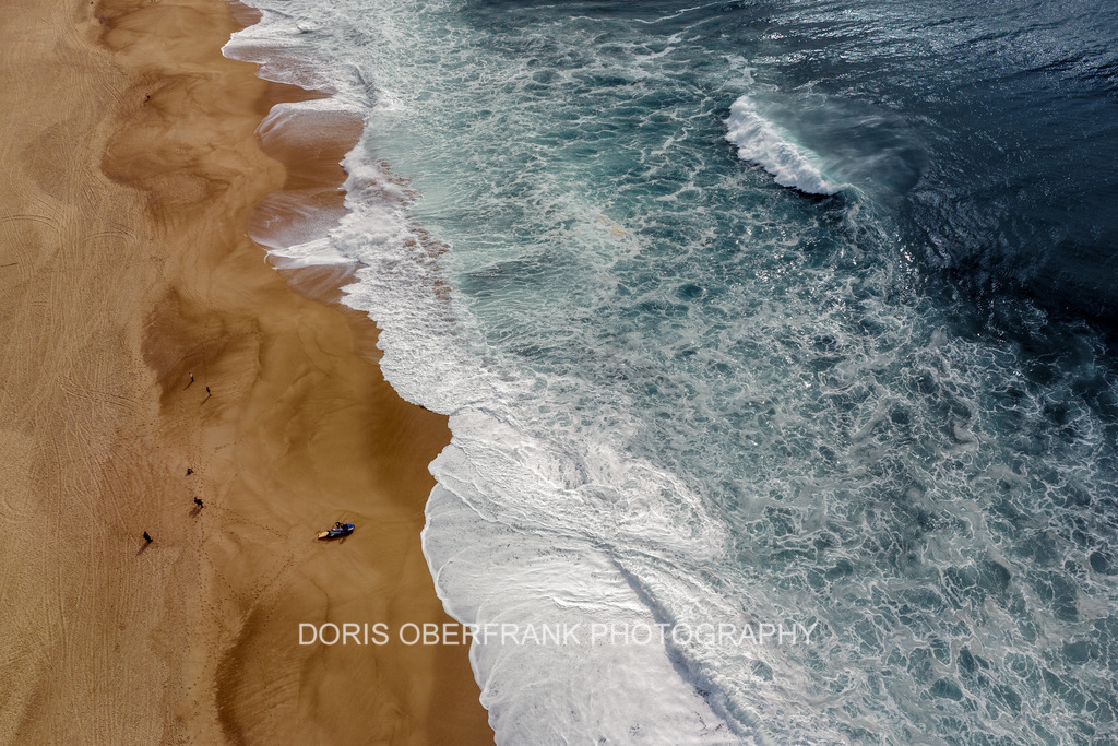 Power and silence | Nazaré: Power and silence - Realisiert mit Pictrs.com