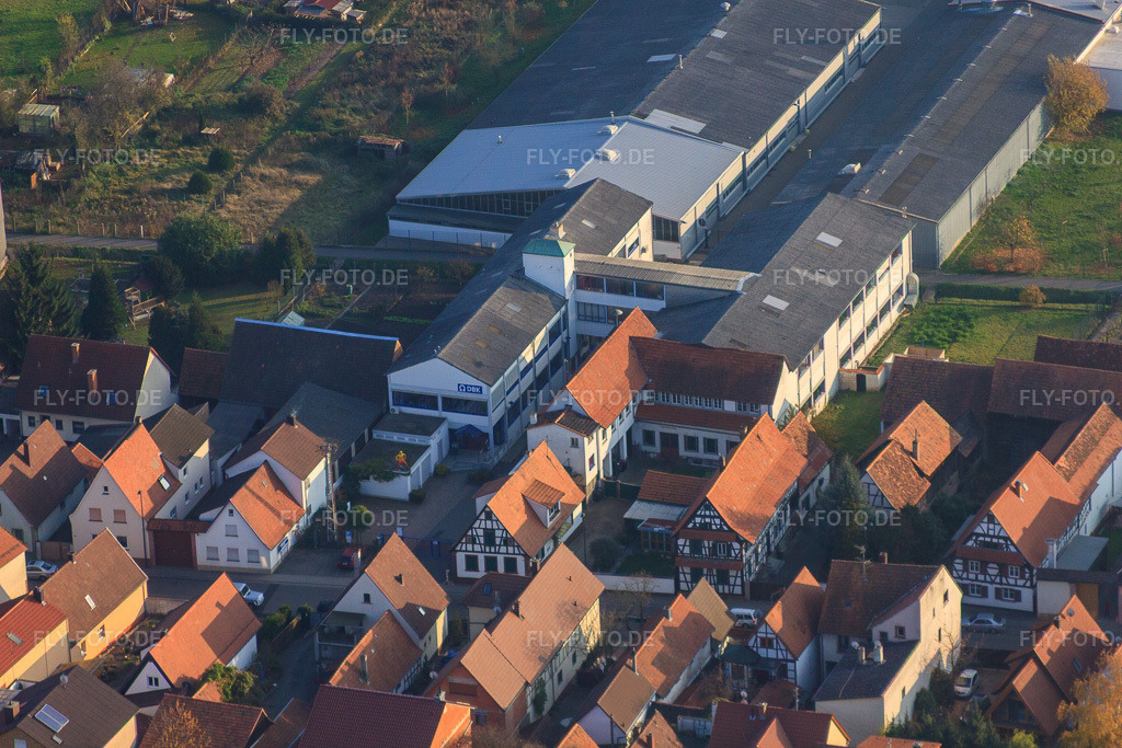 Luftbild: DBK Erweiterung in den Unterkandler Gärten in Kandel im Bundesland Rheinland-Pfalz in Deutschland. Foto: IMG_46425.jpg vom 12.11.2011 durch Werner Riehm/FLY-FOTO.de