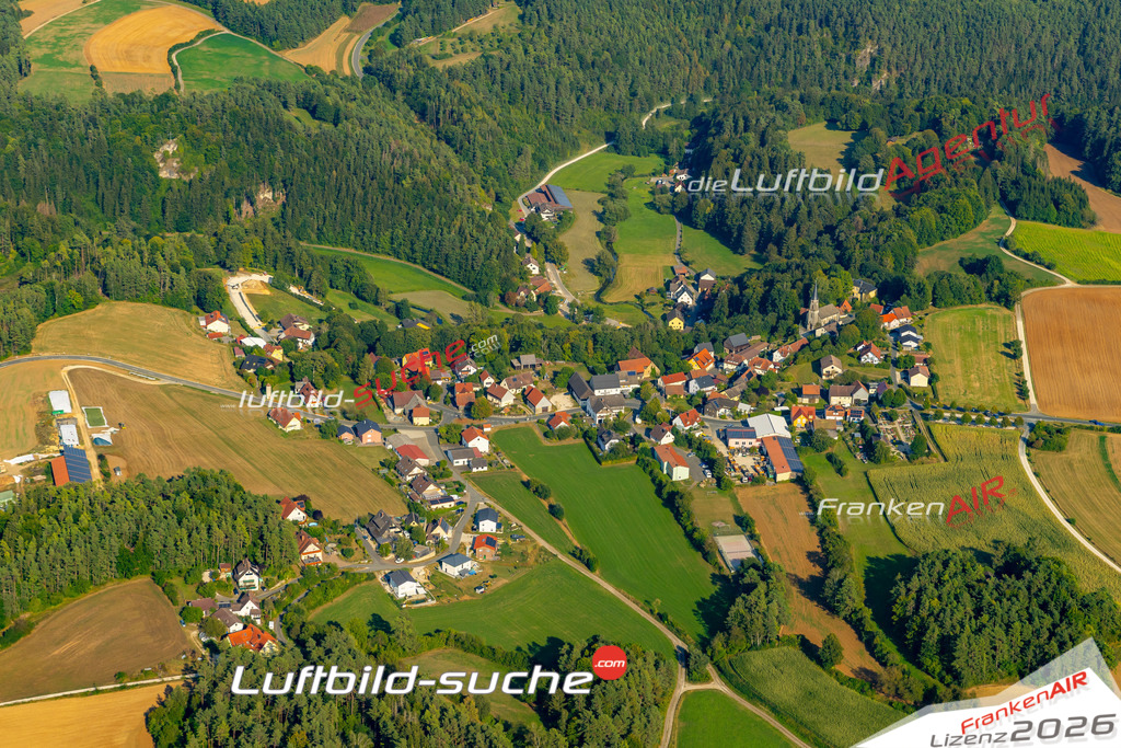 Das Luftbild zeigt : Wüstenstein Wiesenttal - Die Luftaufnahme wurde 2024 vom UL-Flugzeug aus erstellt ( keine Drohne ) - Hochauflösende Luftaufnahme - Für grossformatige Ausdrucke geeignet. Die Geschenkidee !Mit Lizenz und Bildrechte bestellbar