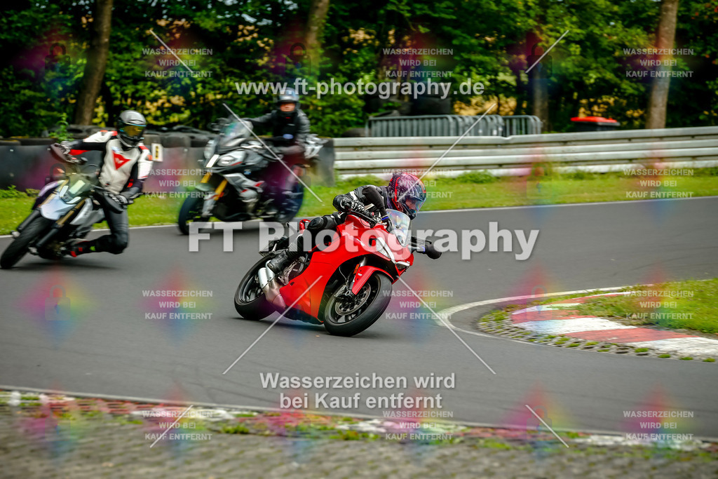 VBK-4270 | Hier findet Ihr Bilder von Touristenfahrten auf der Nürburgring Nordschleife oder von anderen Veranstaltungen die ich besucht habe. Viel Spass beim Durch Schauen 