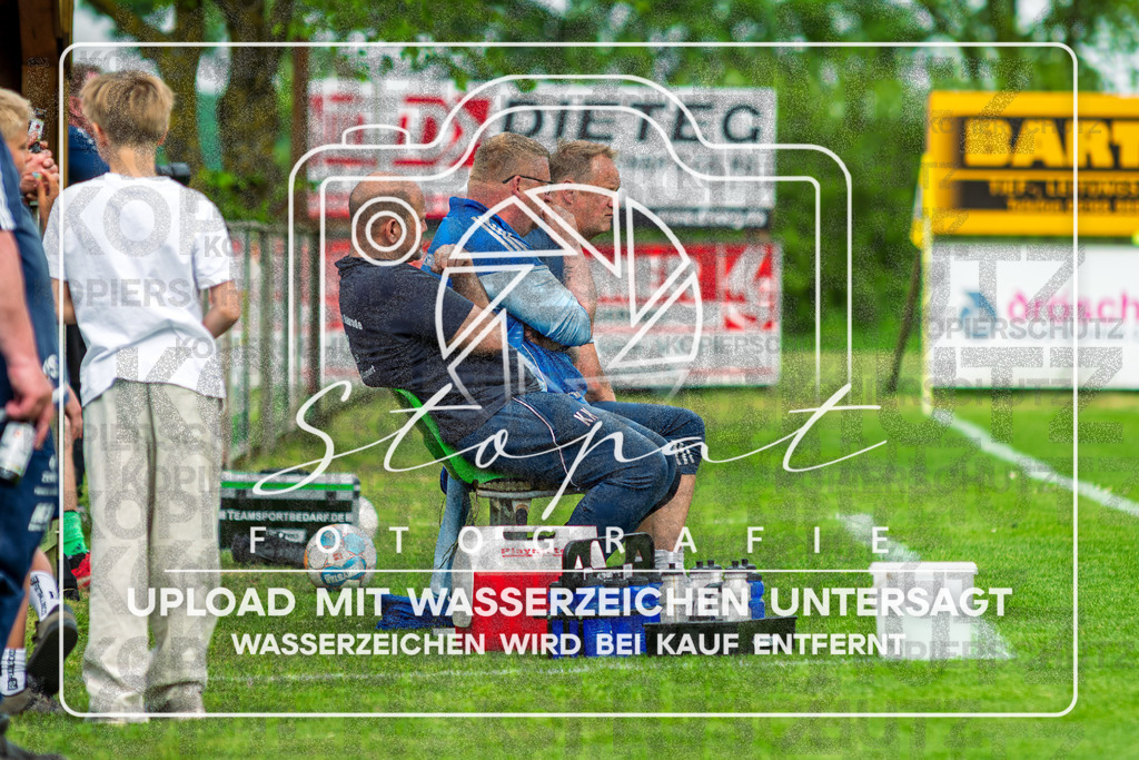 Kreisliga Herren HK - FG Fulde-Stellichte vs. Germania Walsrode | Germania Walsrode, Trainerbank, Jesco Rohde; Kreisliga Herren HK - FG Fulde-Stellichte vs. Germania Walsrode am 10.05.26 in Fulder Zentralstadion, Fulde - Realisiert mit Pictrs.com