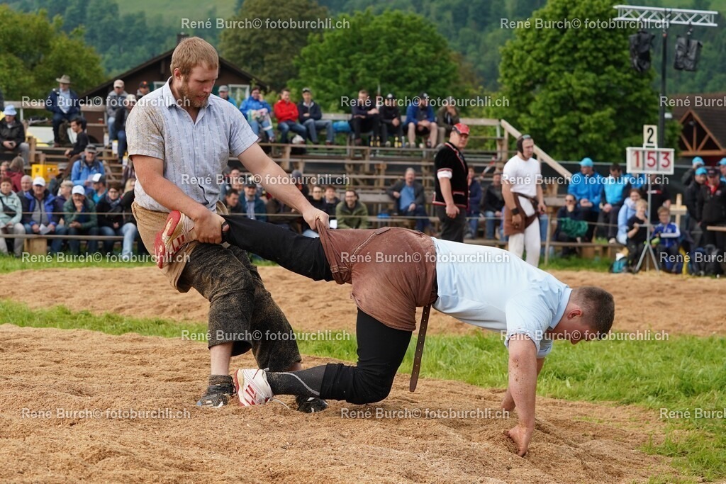 12 | René Burch leidenschaftlicher Fotograf aus Kerns in Obwalden.  Hier finden sie Sport, Landschaft und Natur Fotografie.
 - Realisiert mit Pictrs.com