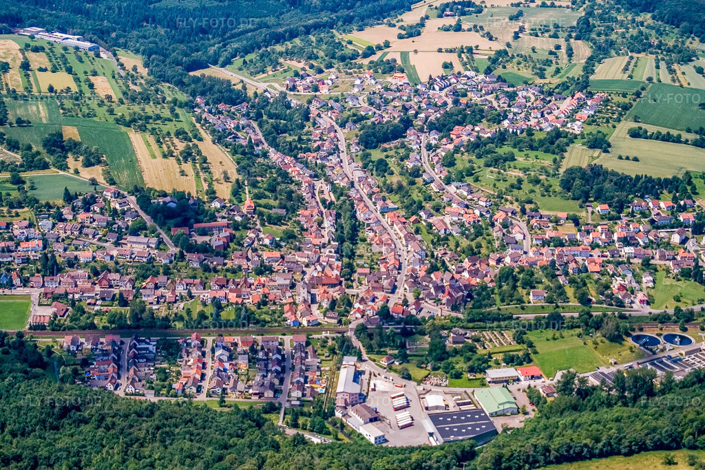 Luftbild: Ortsansicht von Nordosten im Ortsteil Kleinsteinbach in Pfinztal im Bundesland Baden-Württemberg in Deutschland. Foto: IMG_3278.jpg vom 01.07.2006 durch Werner Riehm/FLY-FOTO.de