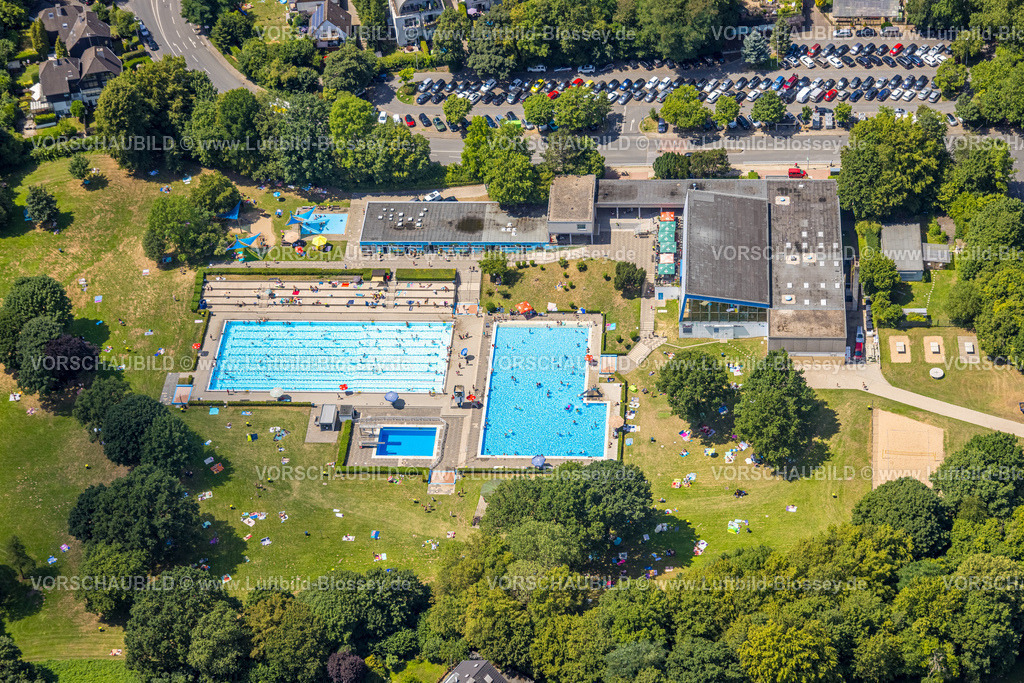 Essen230708002Kettwig | Luftbild, Schwimmzentrum Kettwig, Badegäste, Kettwig, Essen, Ruhrgebiet, Nordrhein-Westfalen, Deutschland