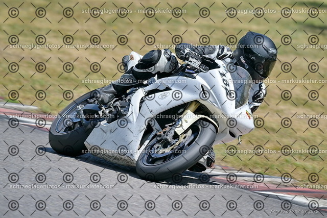 25bt04-1026 | markuskiefer.com - Realisiert mit Pictrs.com