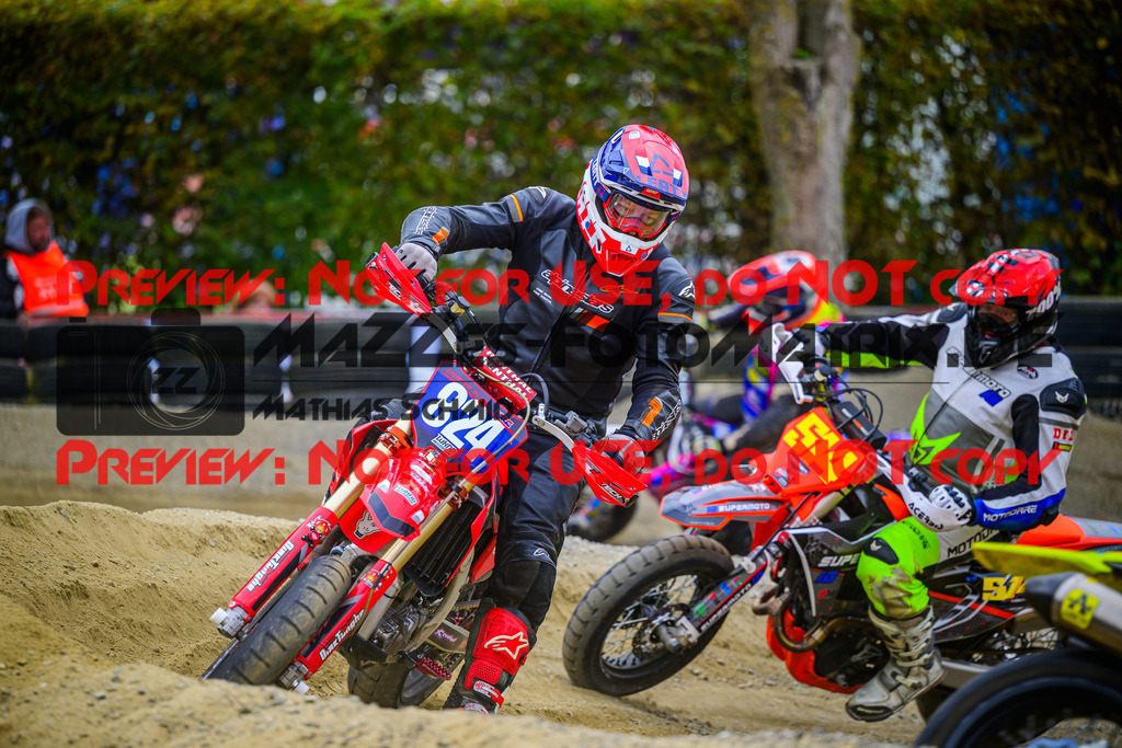 MaZZes_Fotomatrix_20251011_6021986_8828 | SENIOR