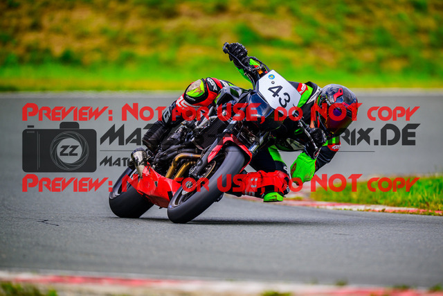 MaZZes_FotoMatrix_240728_6007705_4378 | TWIN