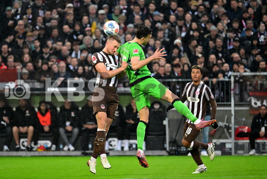 KBS Picture_FCStPauli-Gladbach_018 | v.l. Wahl Hauke (St.Pauli) , Tabakovic Haris (Bor.Moenchengladbach) ,Sportplatz :  Millerntor Stadion, - Realisiert mit Pictrs.com