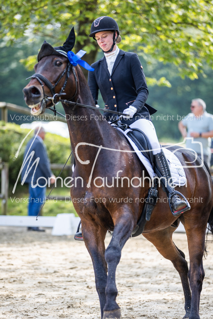 Donop24-A2-Dre-101 | MomenTaufnahmen Pferdesportfotos